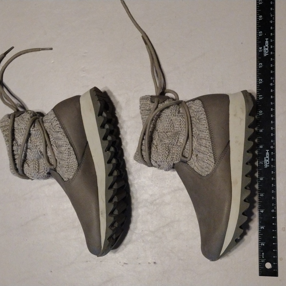 Merrell boots - Picture 2 of 6
